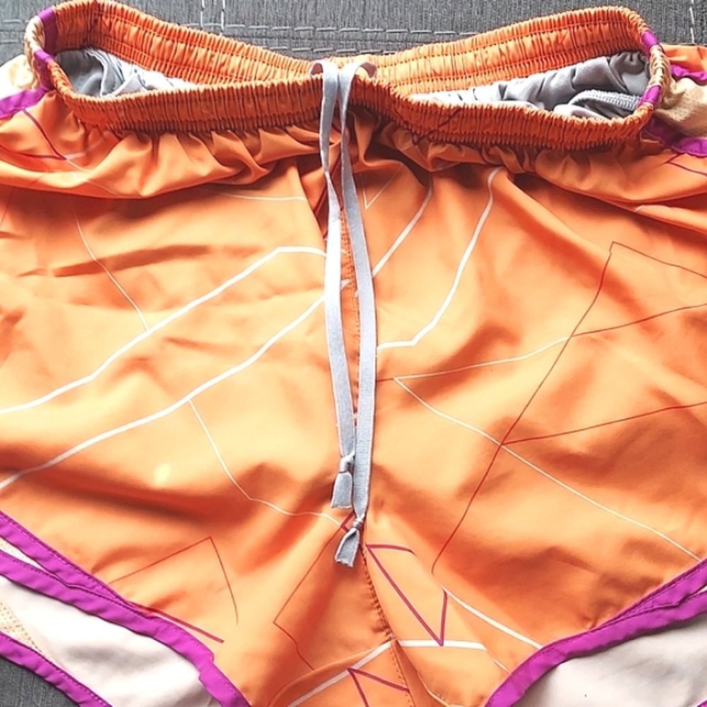 NIKE DRI-FIT Athletic Shorts Women's Sz Large - Picture 3 of 6